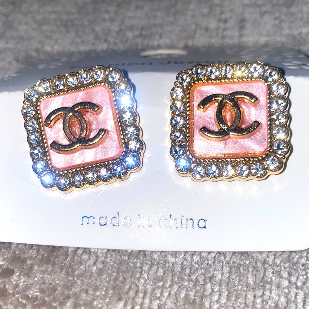 Fashion Pink and Gold Stud Earrings - Picture 4 of 5